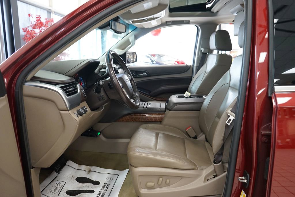 Used 2017 Chevrolet Suburban Premier AWD/4WD image 32