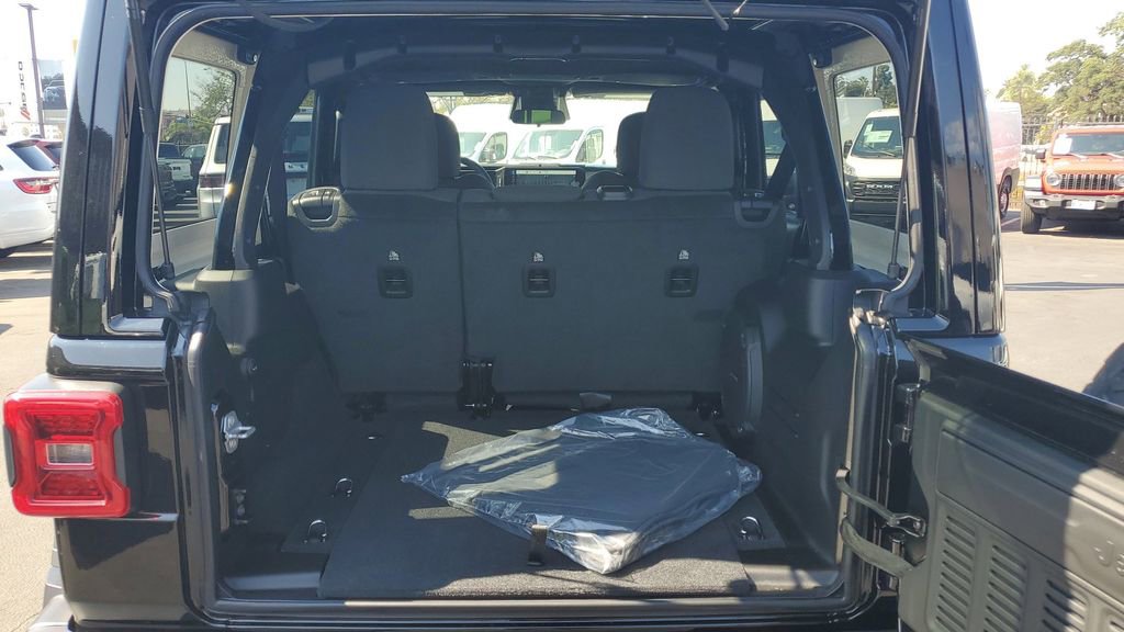 New 2025 Jeep Wrangler Sport S image 9