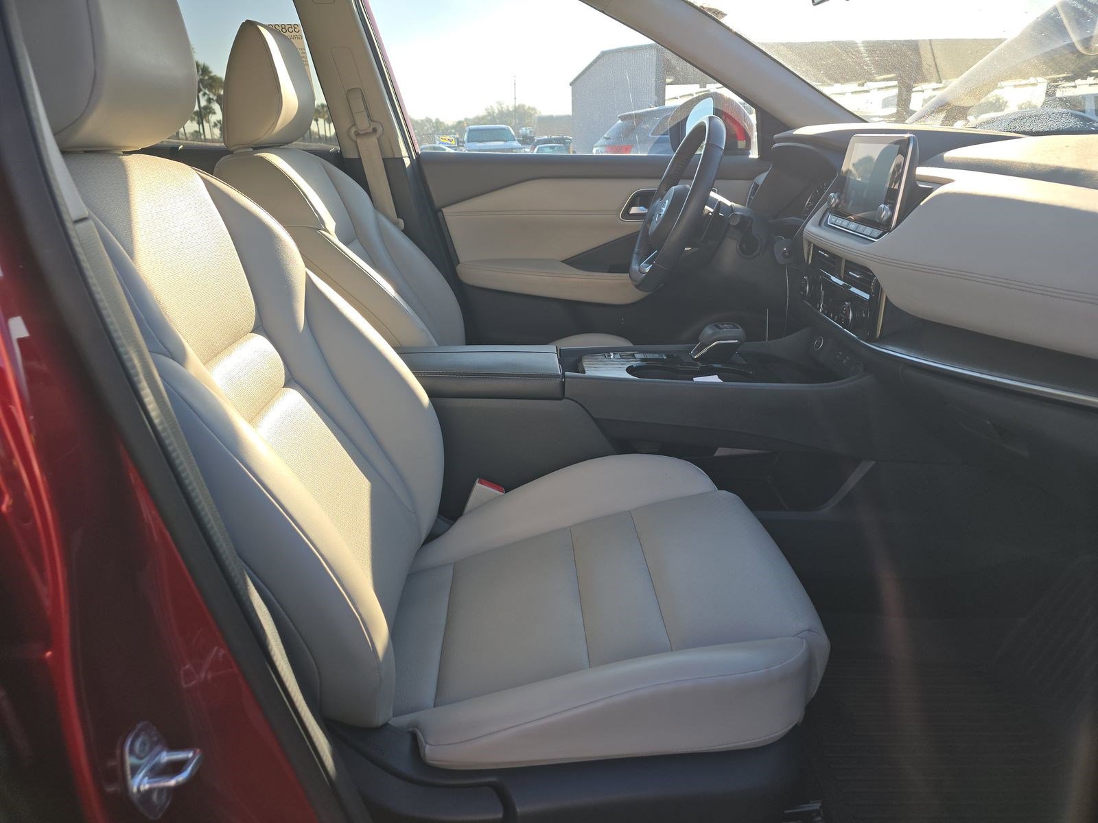 Used 2021 Nissan Rogue SV w/ Premium Package image 14