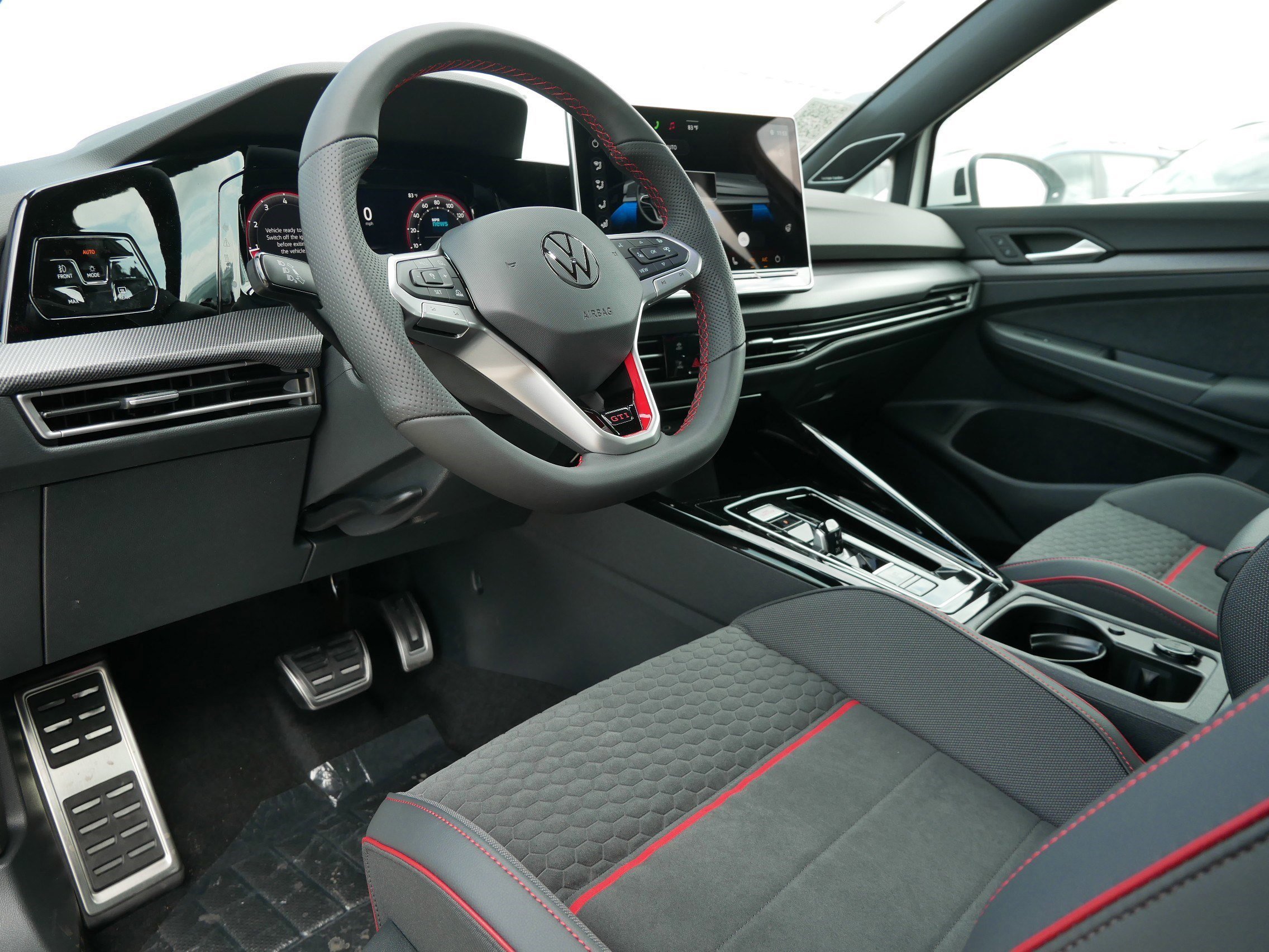 New 2025 Volkswagen GTI SE FWD image 5