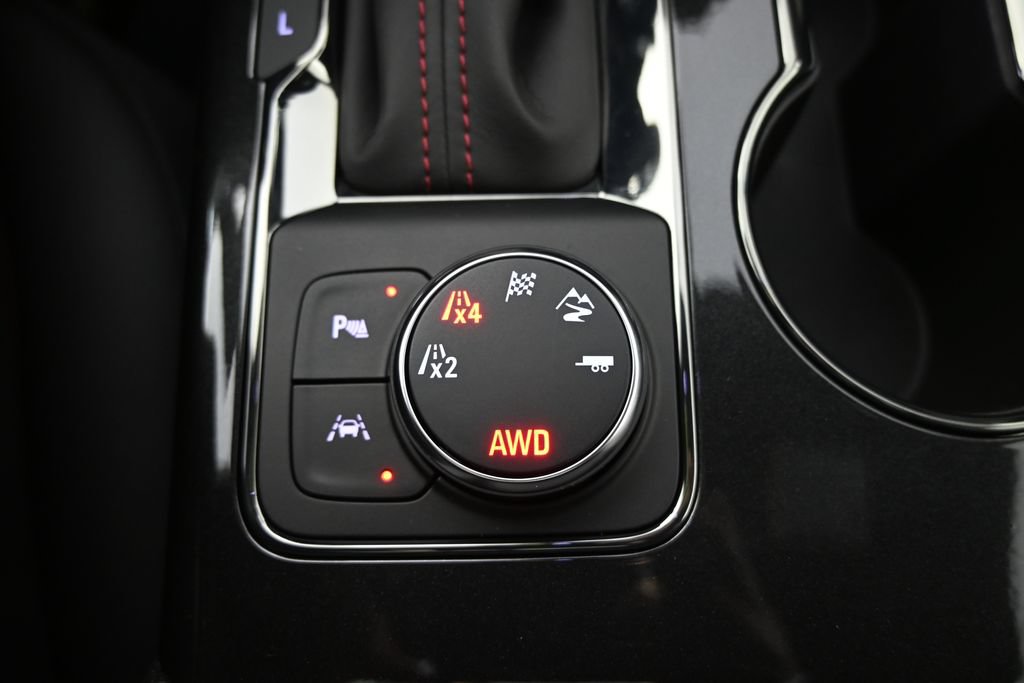 Used 2025 Chevrolet Blazer RS w/ Enhanced Convenience Package AWD/4WD image 34