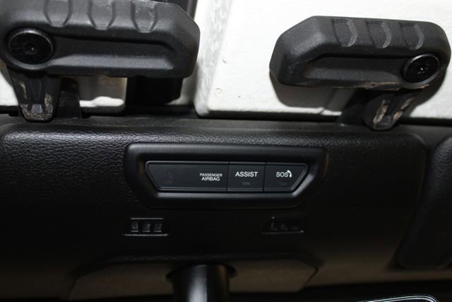 Used 2022 Jeep Wrangler Unlimited Rubicon image 36