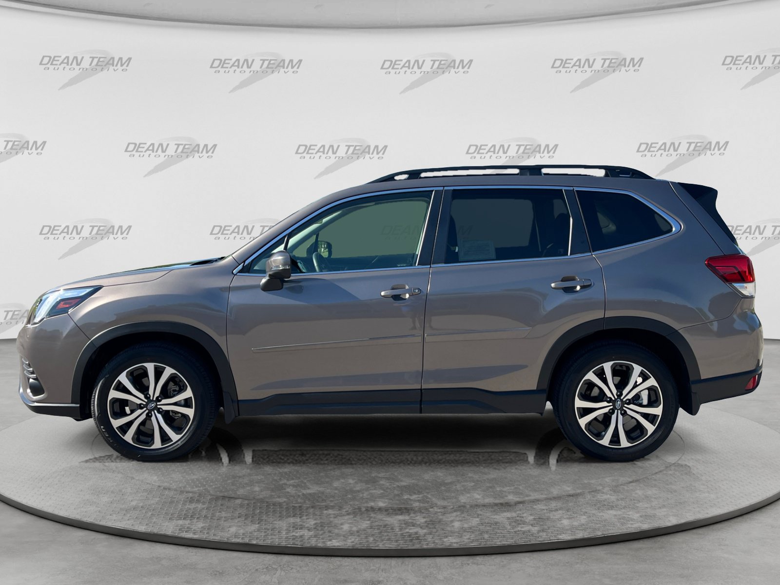 Used 2024 Subaru Forester Limited AWD/4WD image 4