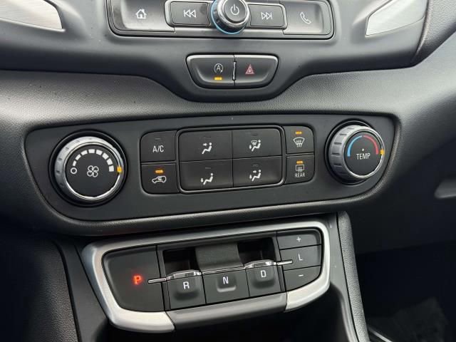 Used 2024 GMC Terrain SLE image 26