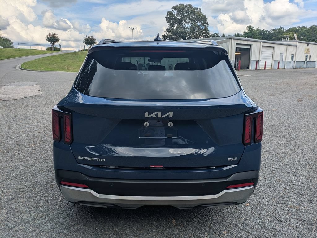Used 2026 Kia Sorento S AWD/4WD image 5
