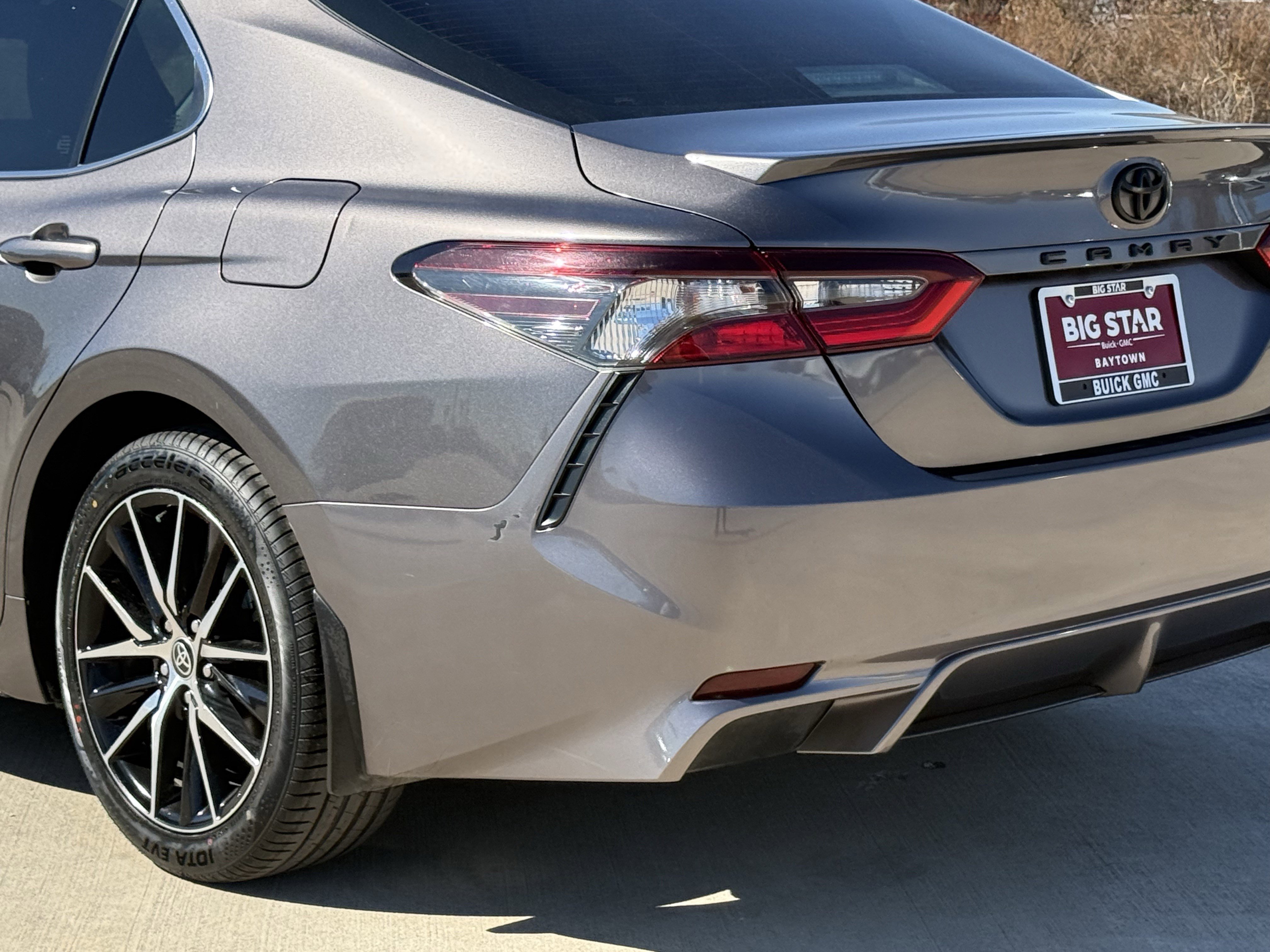 Used 2024 Toyota Camry SE image 10