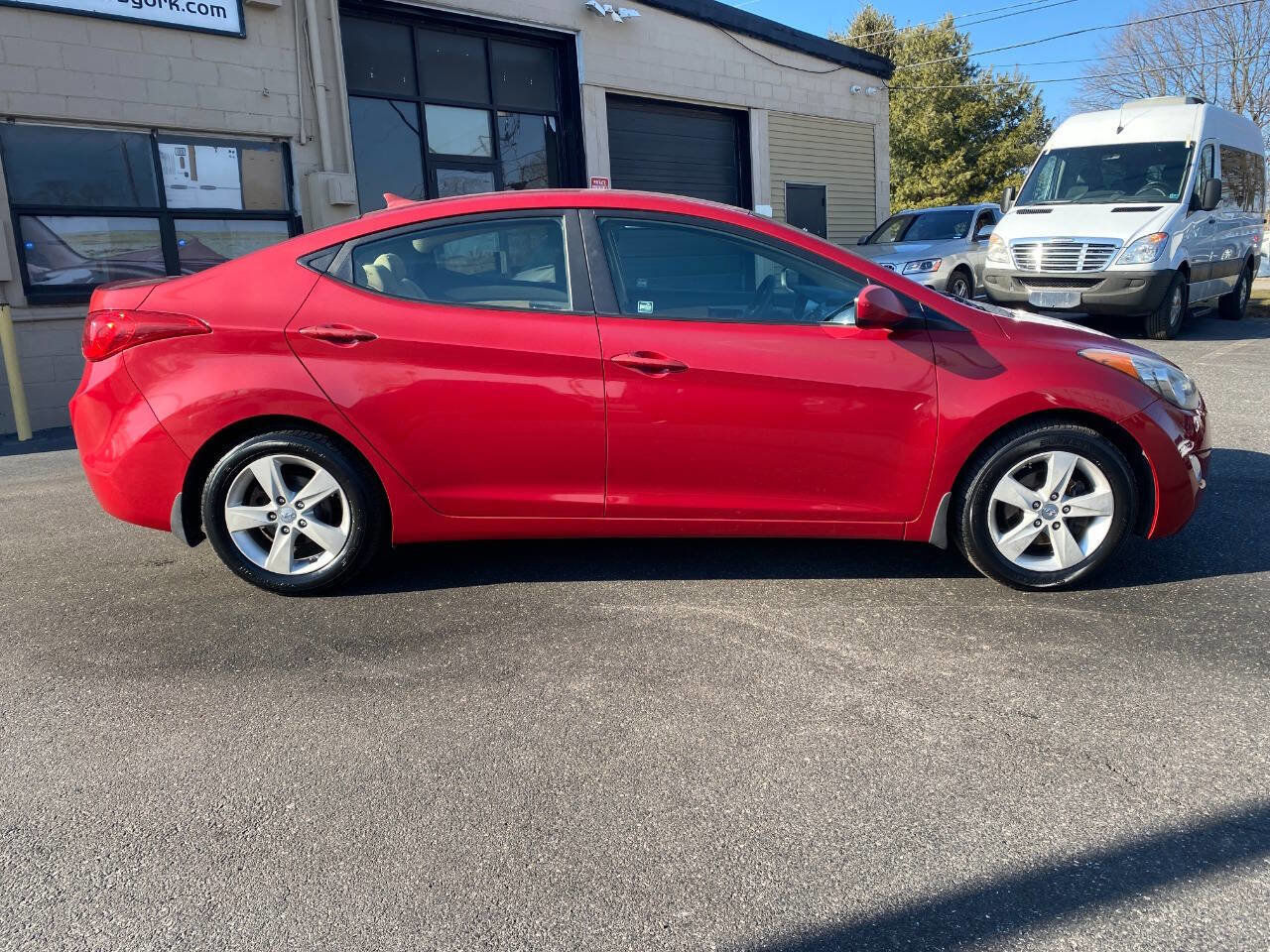 Used 2013 Hyundai Elantra GLS w/ Preferred Pkg image 2