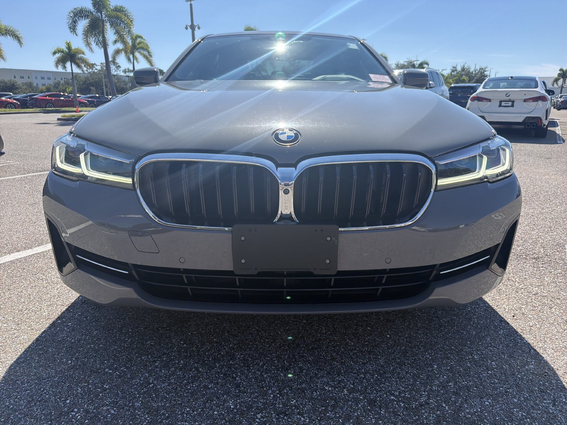 Used 2021 BMW 530i w/ Premium Package RWD image 2