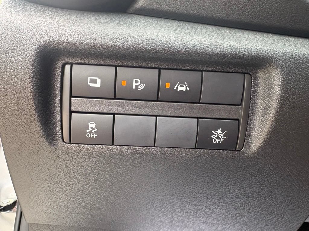 Used 2025 Nissan Versa S w/ Trunk Package FWD image 16