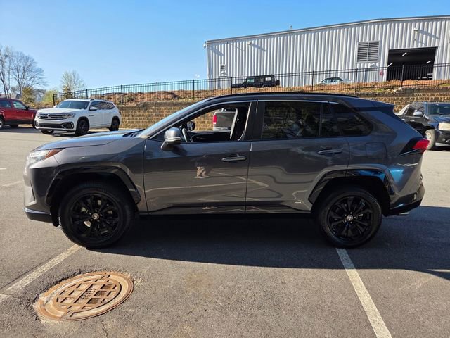 Used 2022 Toyota RAV4 SE image 4