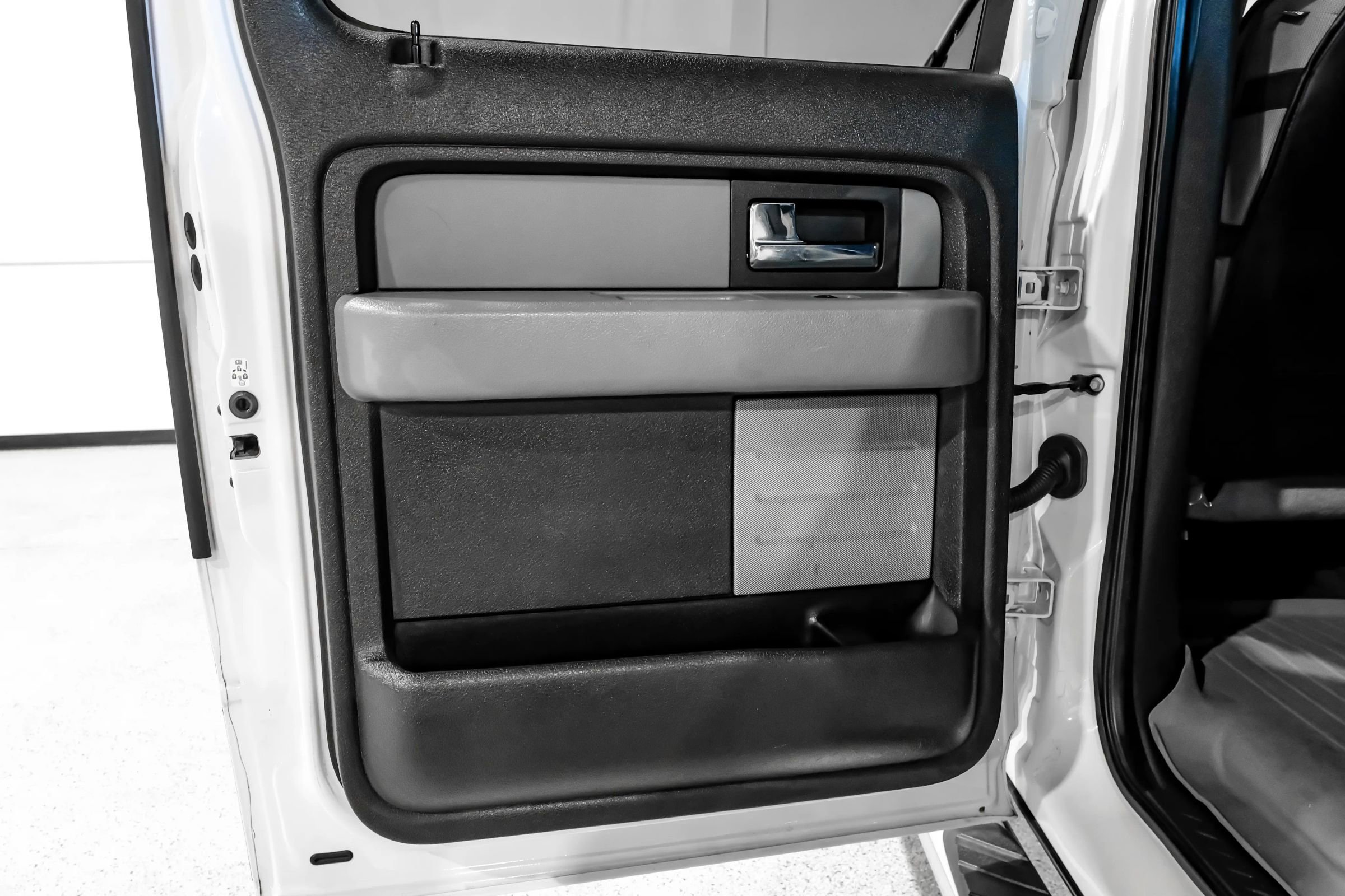 Used 2013 Ford F150 XLT w/ Luxury Equipment Group image 48