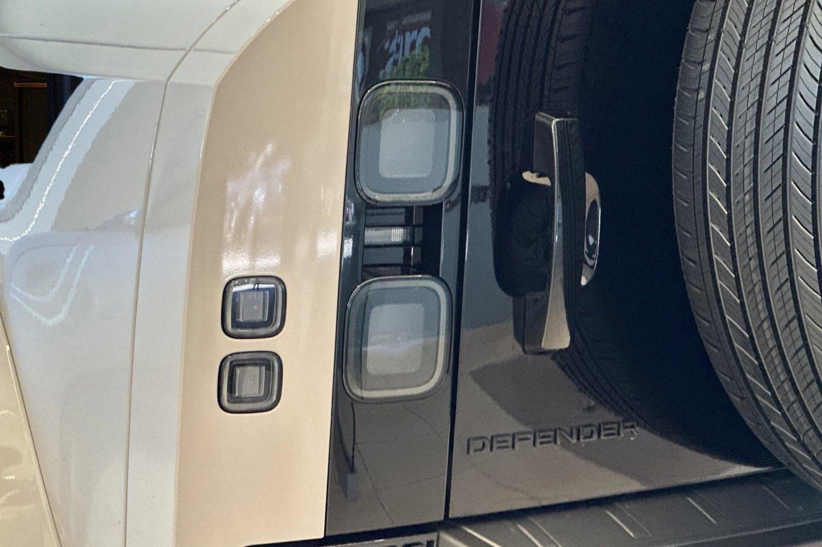 New 2026 Land Rover Defender 110 OCTA AWD/4WD image 19
