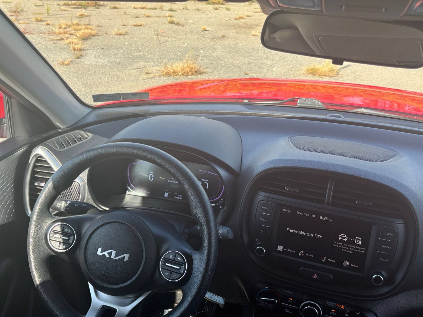 Used 2025 Kia Soul LX w/ LX Technology Package FWD image 29