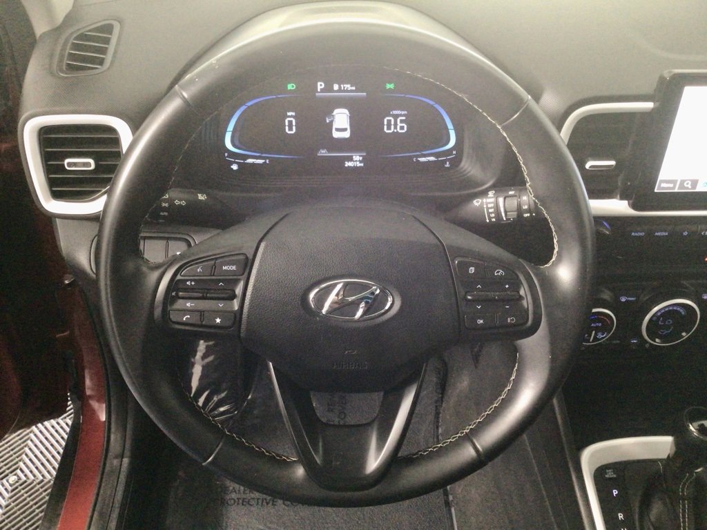 Used 2023 Hyundai Venue Limited w/ Cargo Package image 22
