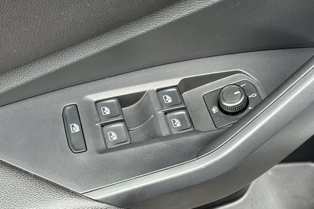 Used 2019 Volkswagen Jetta SE FWD image 12