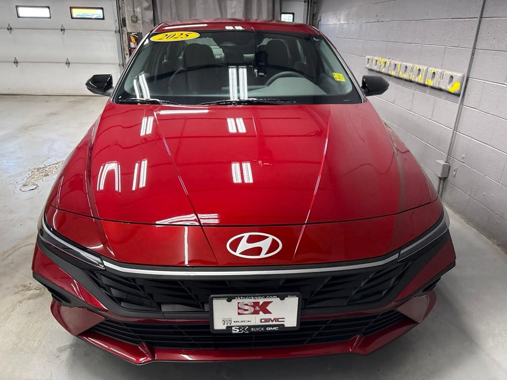 Used 2025 Hyundai Elantra Sport FWD image 6