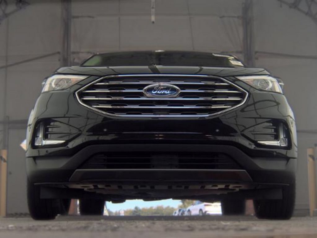 Used 2022 Ford Edge Titanium AWD/4WD image 3