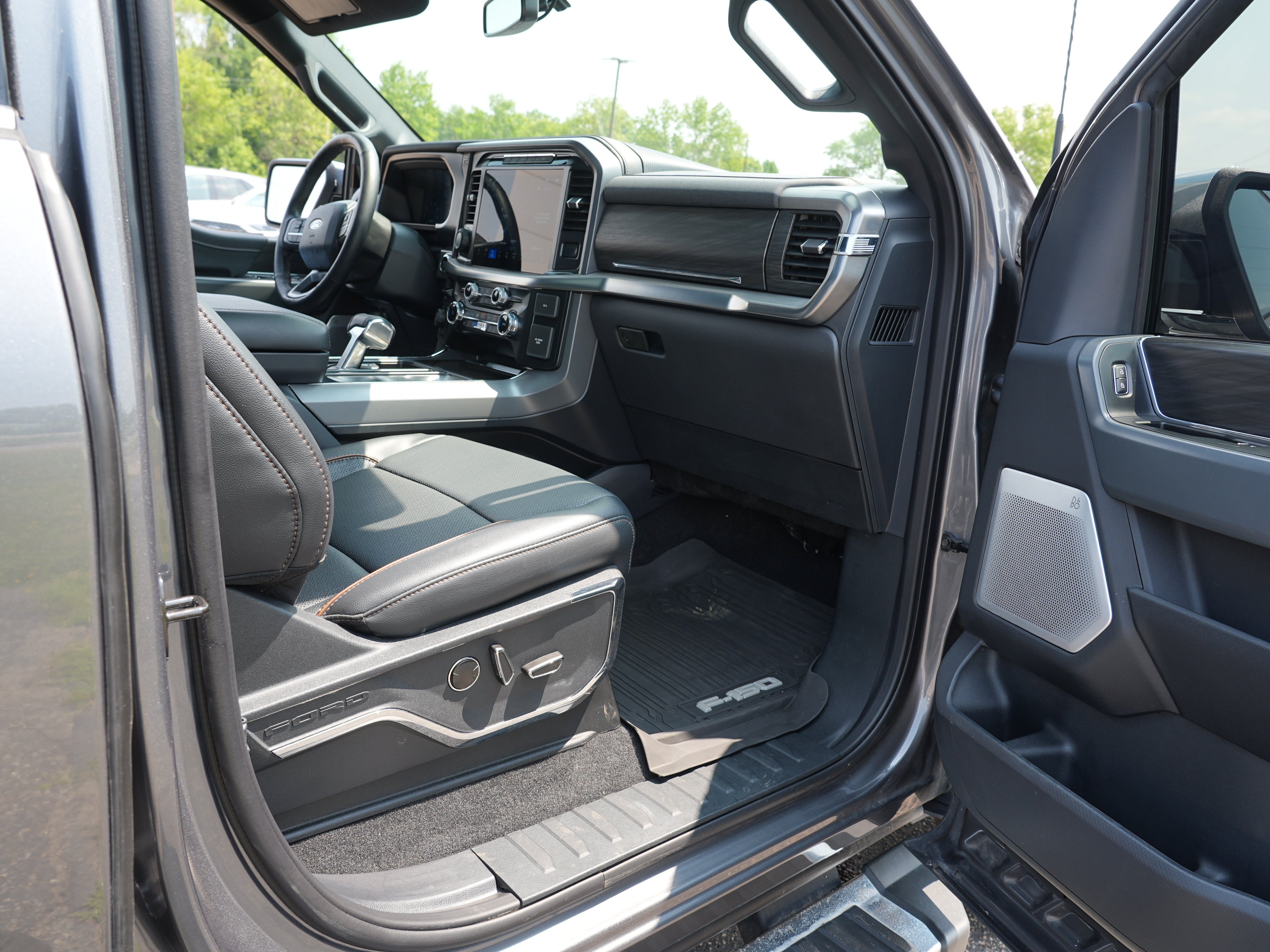 Used 2024 Ford F150 Lariat w/ Equipment Group 502A High AWD/4WD image 29