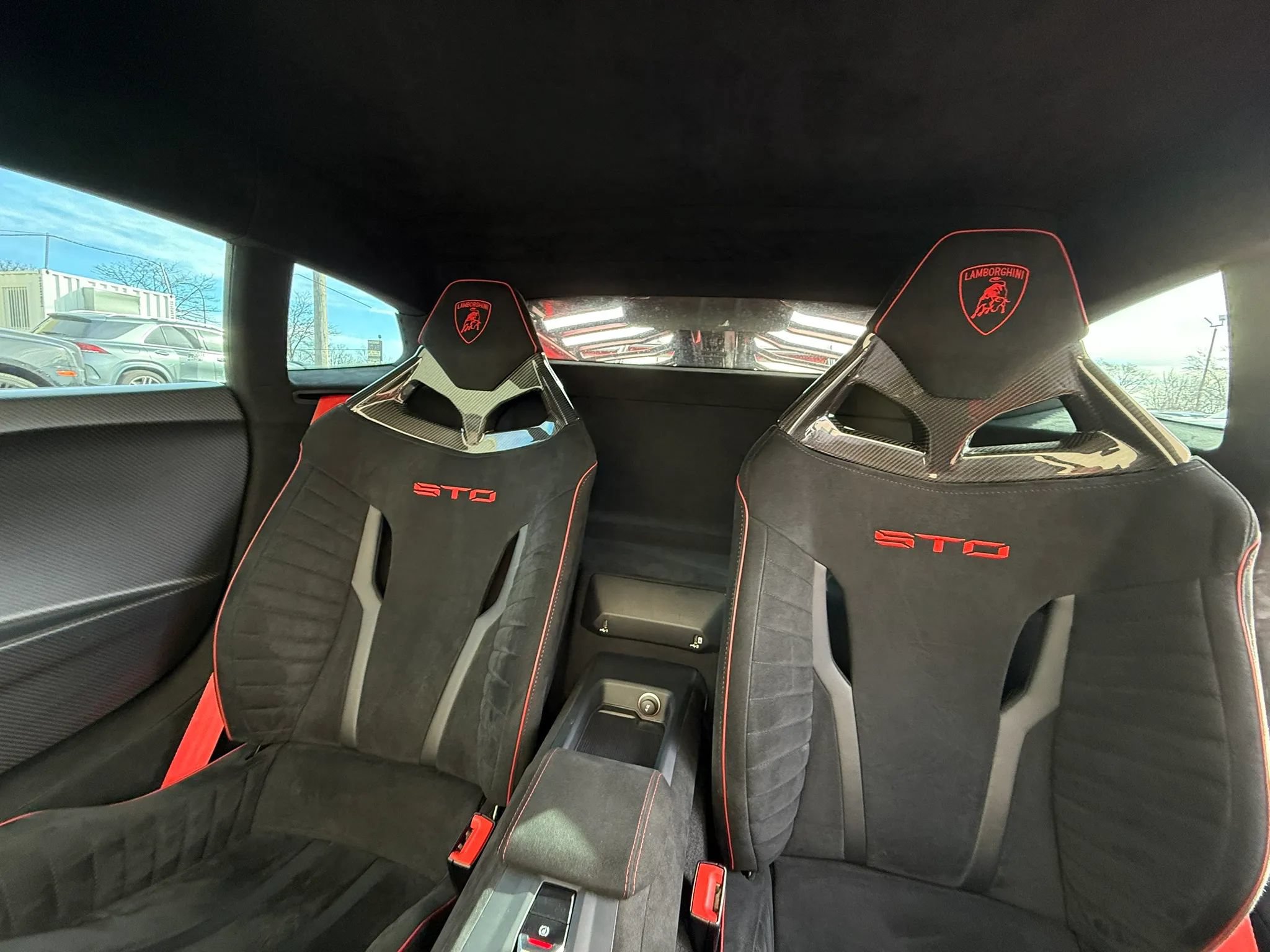 Used 2022 Lamborghini Huracan STO RWD image 86