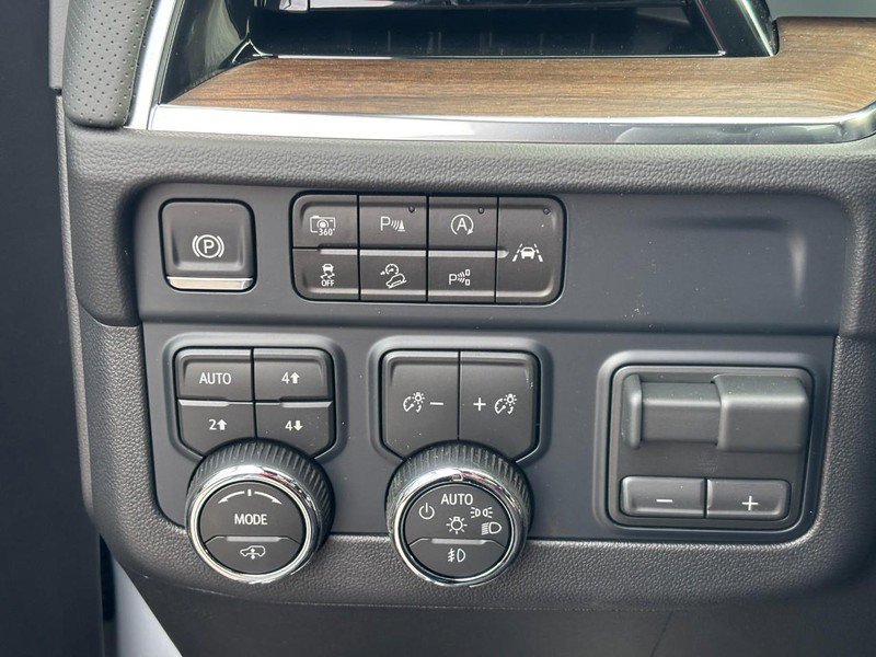 New 2026 Chevrolet Suburban High Country image 13