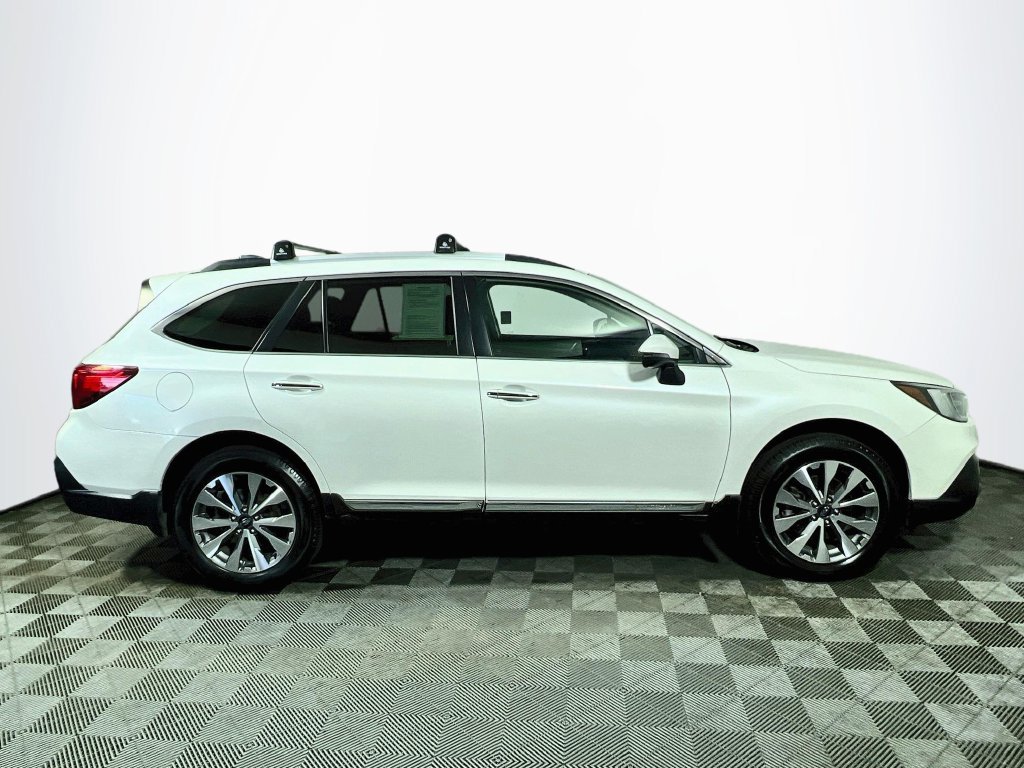 Used 2019 Subaru Outback 2.5i Touring AWD/4WD image 8