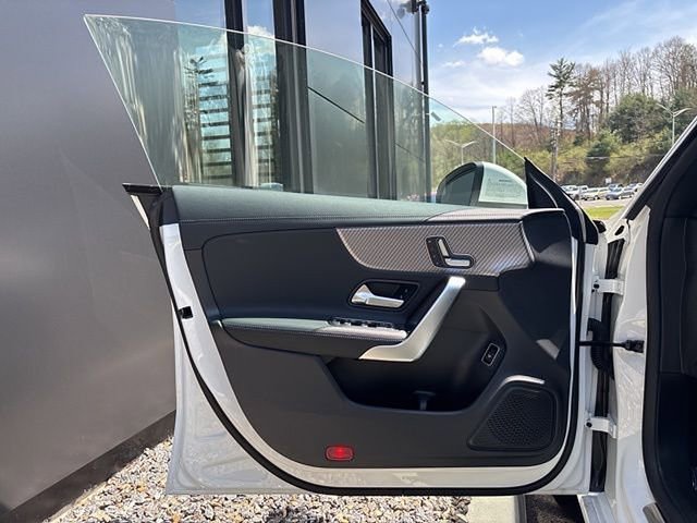 Used 2025 Mercedes-Benz CLA 250 4MATIC image 15