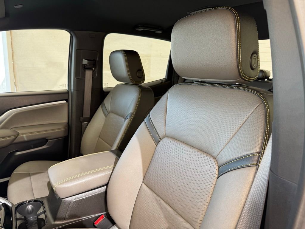 Used 2024 Chevrolet Colorado ZR2 w/ ZR2 Convenience Package III image 21