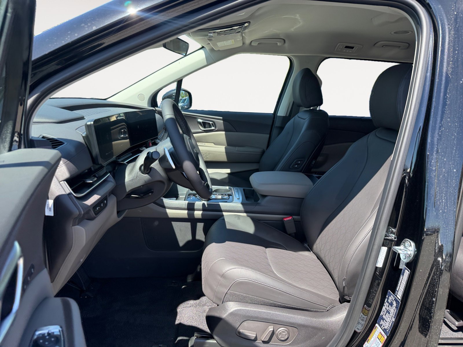 New 2026 Kia Carnival EX FWD image 10