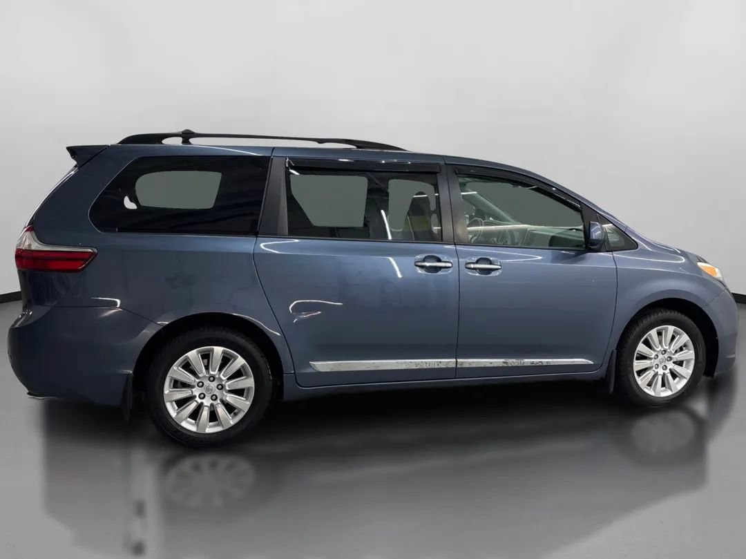 Used 2015 Toyota Sienna XLE w/ XLE Navigation Package AWD/4WD image 11