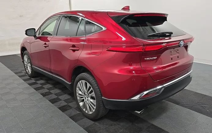 Used 2021 Toyota Venza Limited w/ Advanced Technology Package AWD/4WD image 3