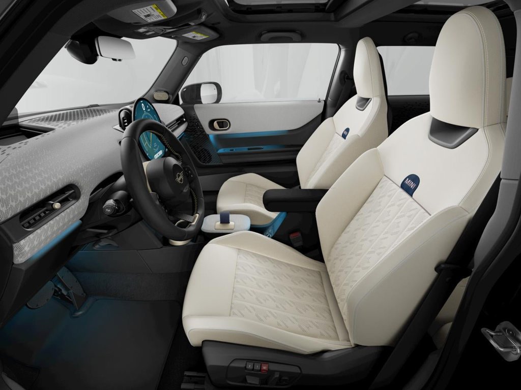 New 2026 MINI Cooper 2-Door Hardtop FWD image 6