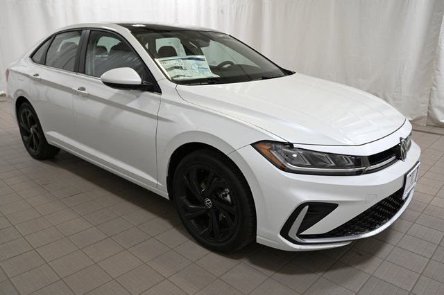 New 2025 Volkswagen Jetta SE image 14