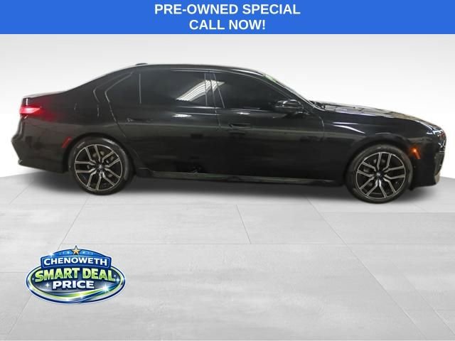 Used 2023 BMW 740i w/ Parking Assistance Package image 4
