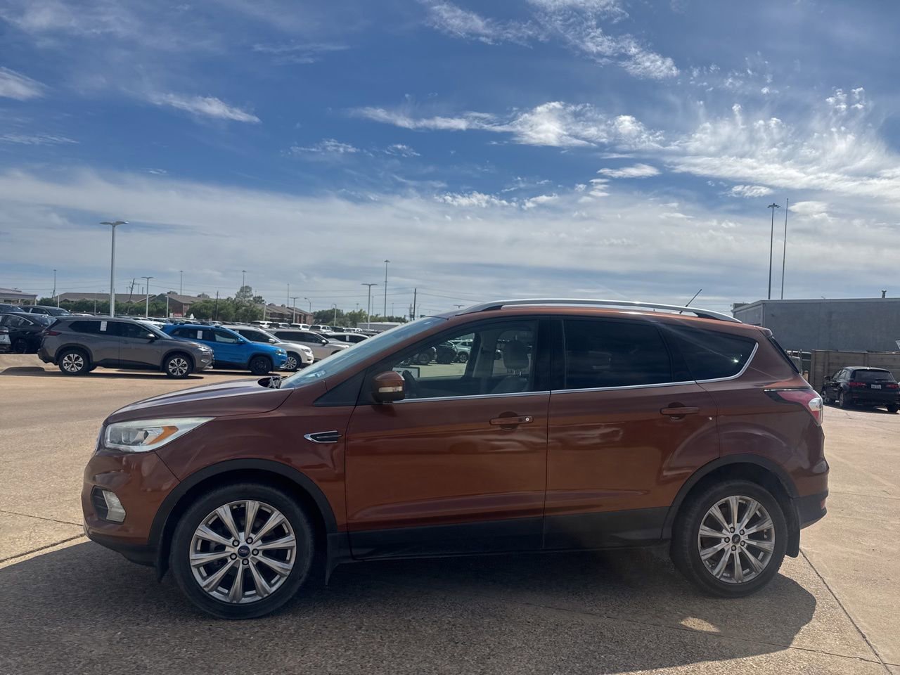 Used 2017 Ford Escape Titanium image 9