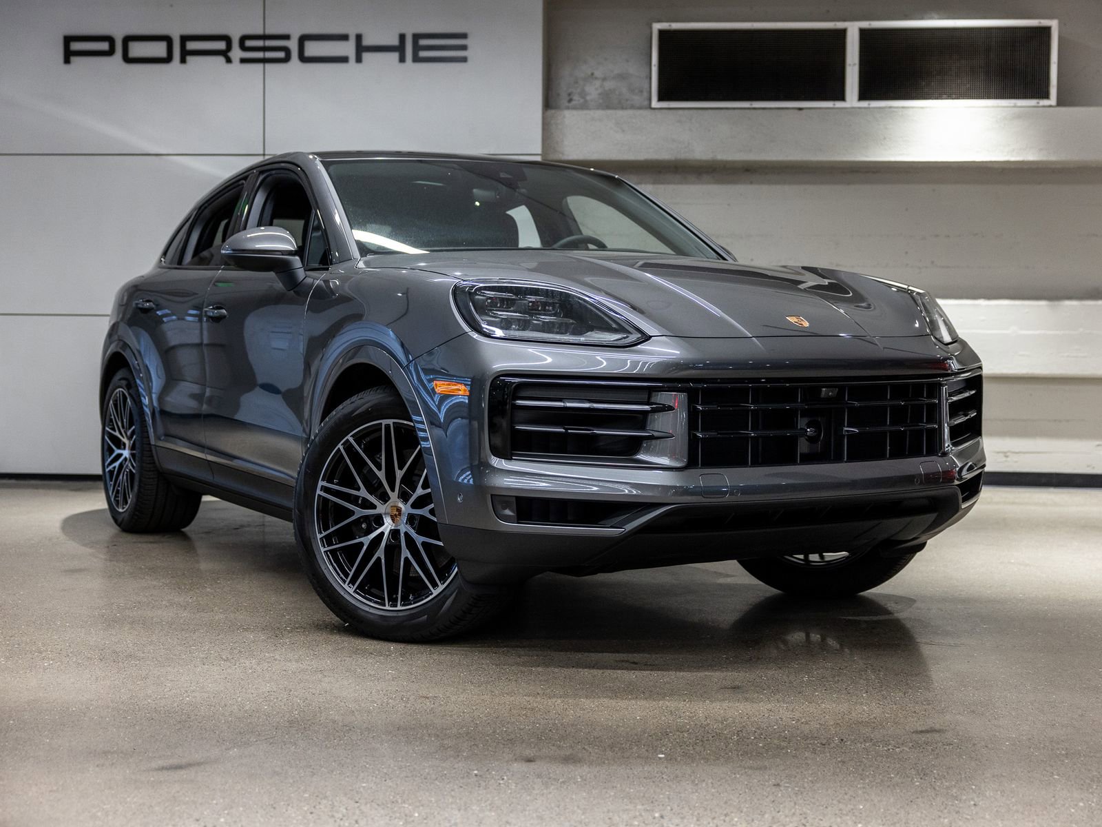 Certified 2025 Porsche Cayenne Coupe AWD/4WD image 10