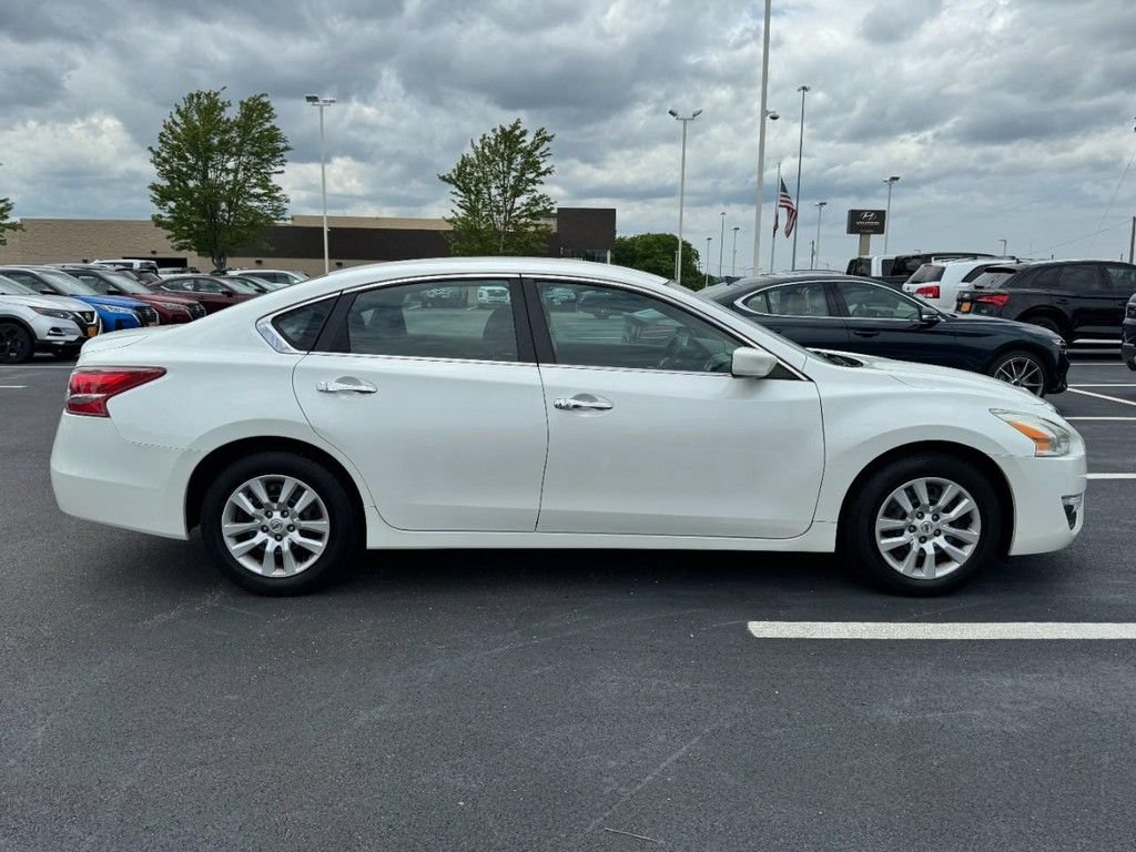 Used 2013 Nissan Altima 2.5 S FWD image 2