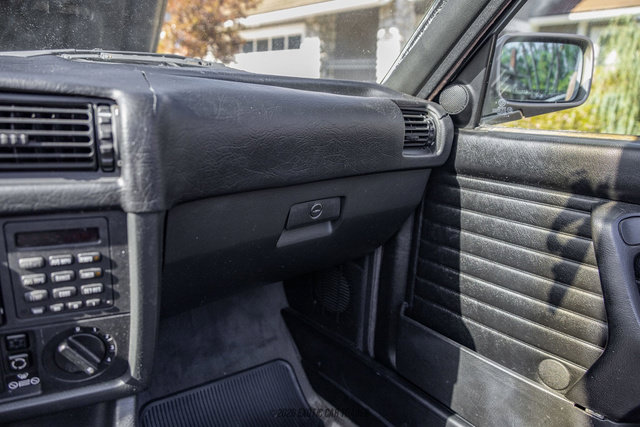 Used 1989 BMW 325i Convertible RWD image 32