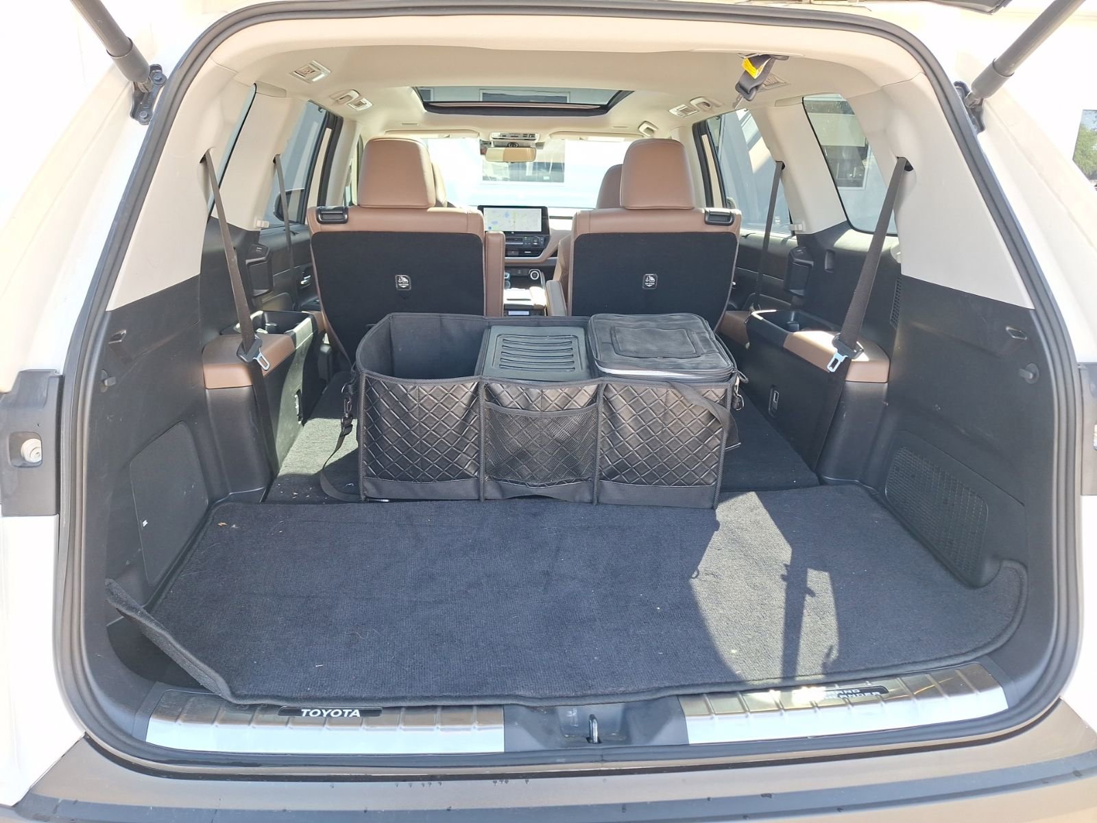 Used 2024 Toyota Grand Highlander Platinum image 39