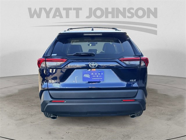 Used 2023 Toyota RAV4 XLE Premium image 4