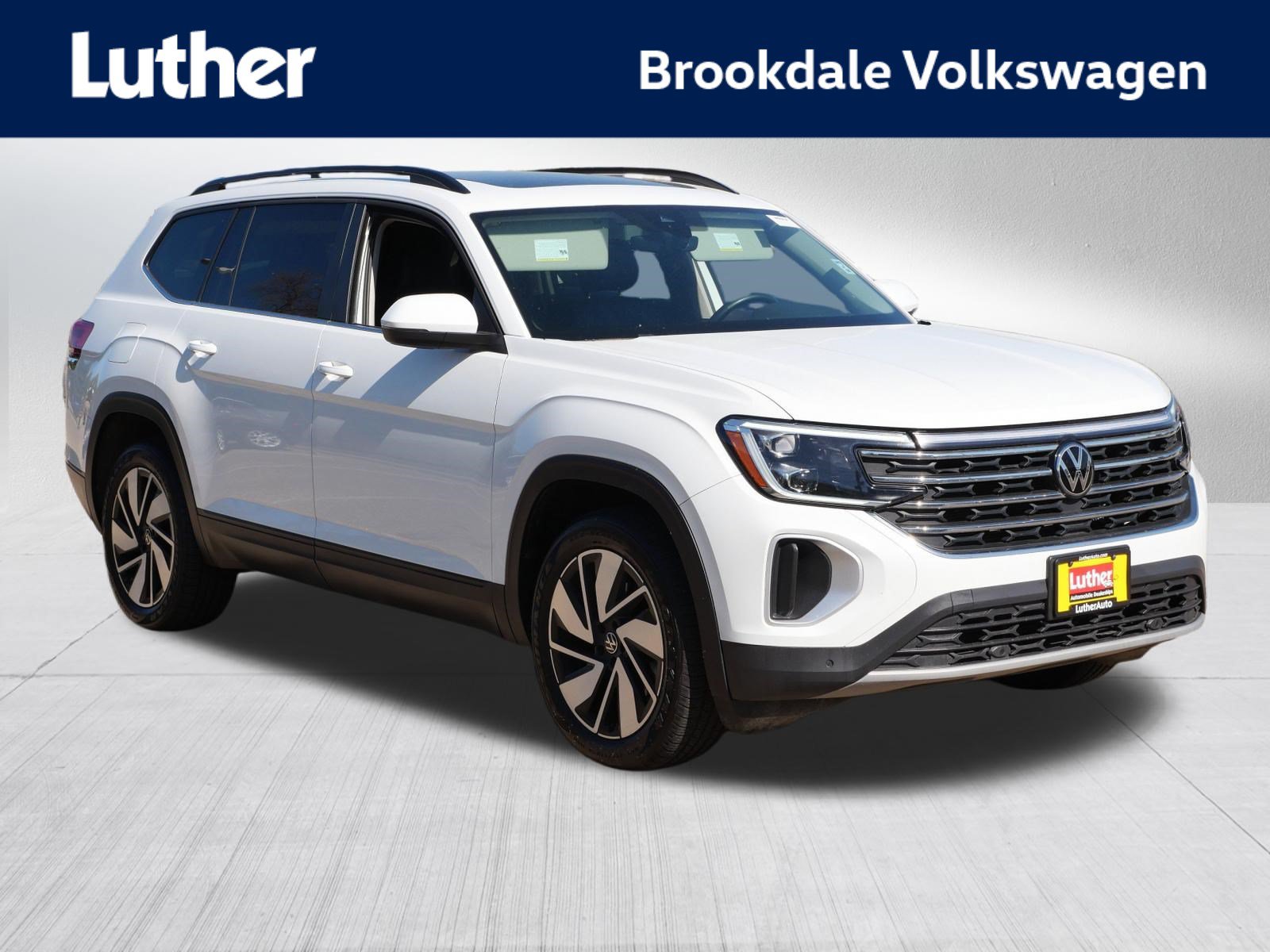 Certified 2024 Volkswagen Atlas SE AWD/4WD image 1