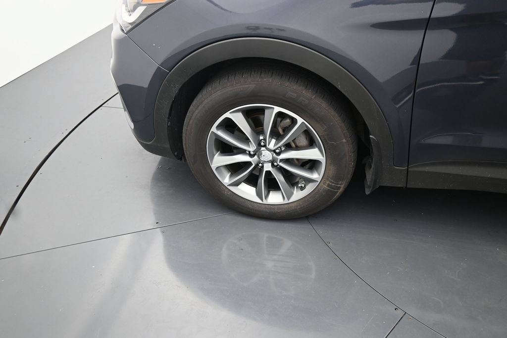 Used 2019 Hyundai Santa Fe XL SE AWD/4WD image 16