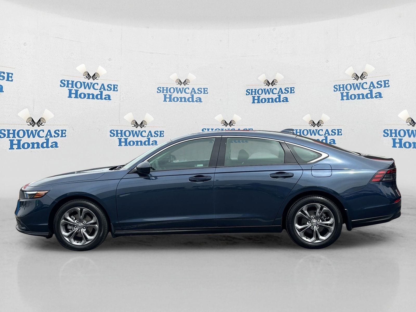 Certified 2024 Honda Accord EX image 4