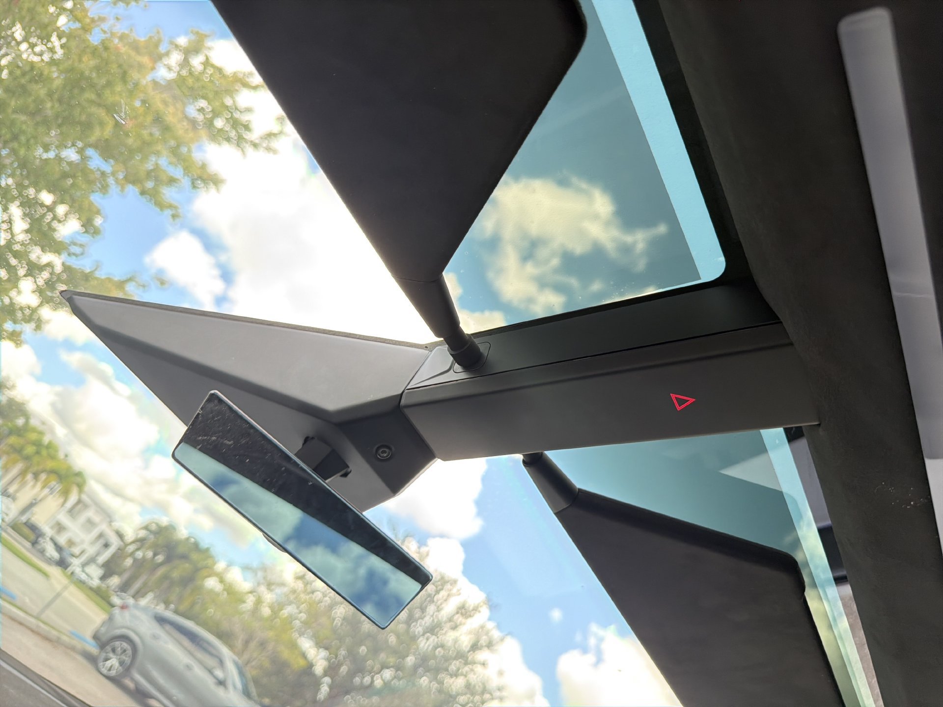 Used 2024 Tesla Cybertruck AWD Crew Cab image 32