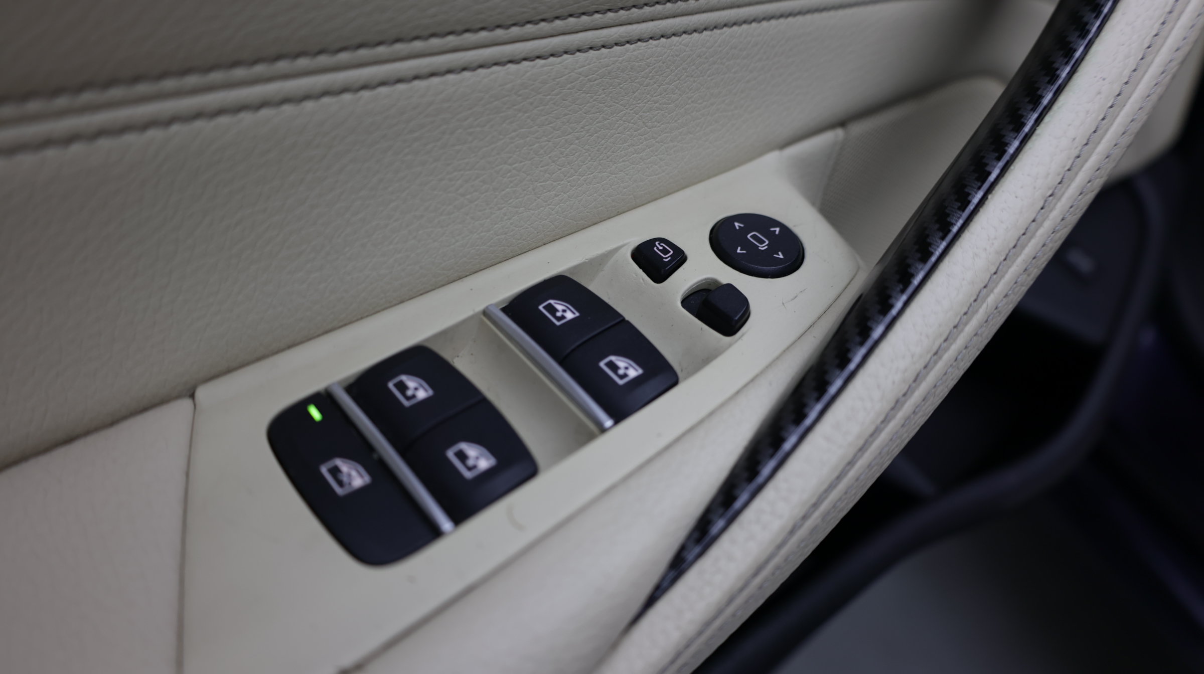 Used 2017 BMW 530i RWD image 13