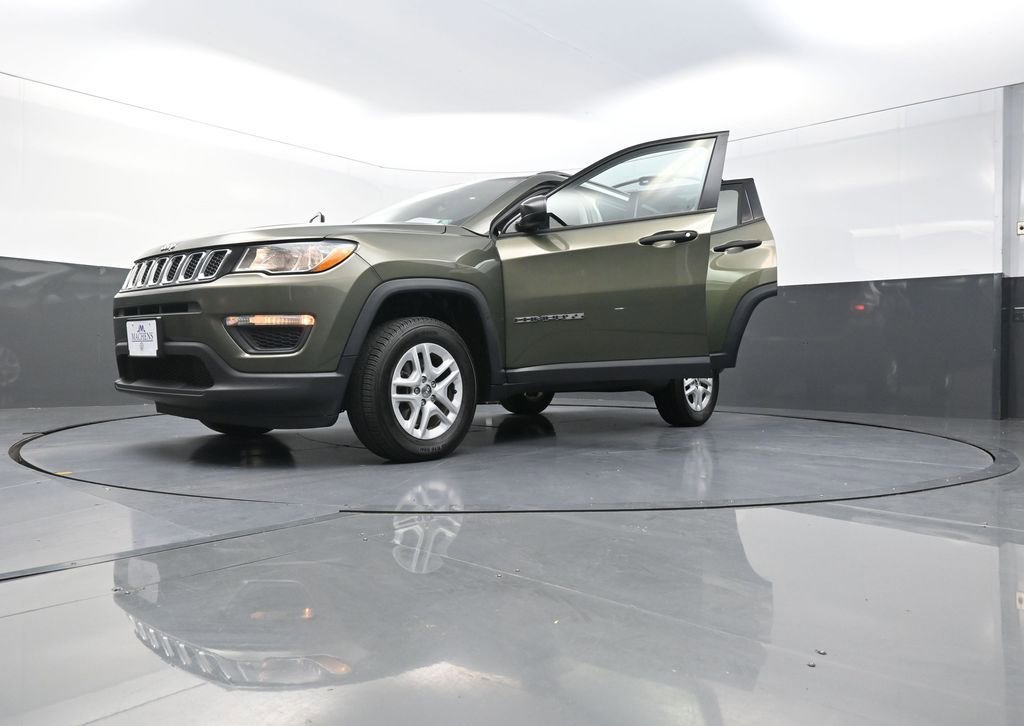 Used 2018 Jeep Compass Sport image 33