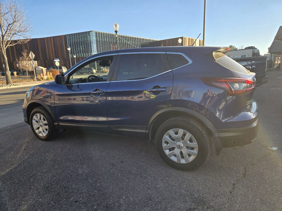 Used 2020 Nissan Rogue Sport S image 5