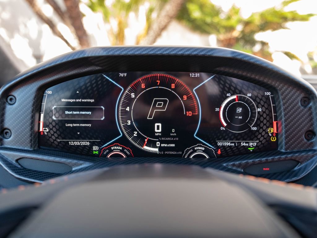Used 2025 Lamborghini Revuelto image 10