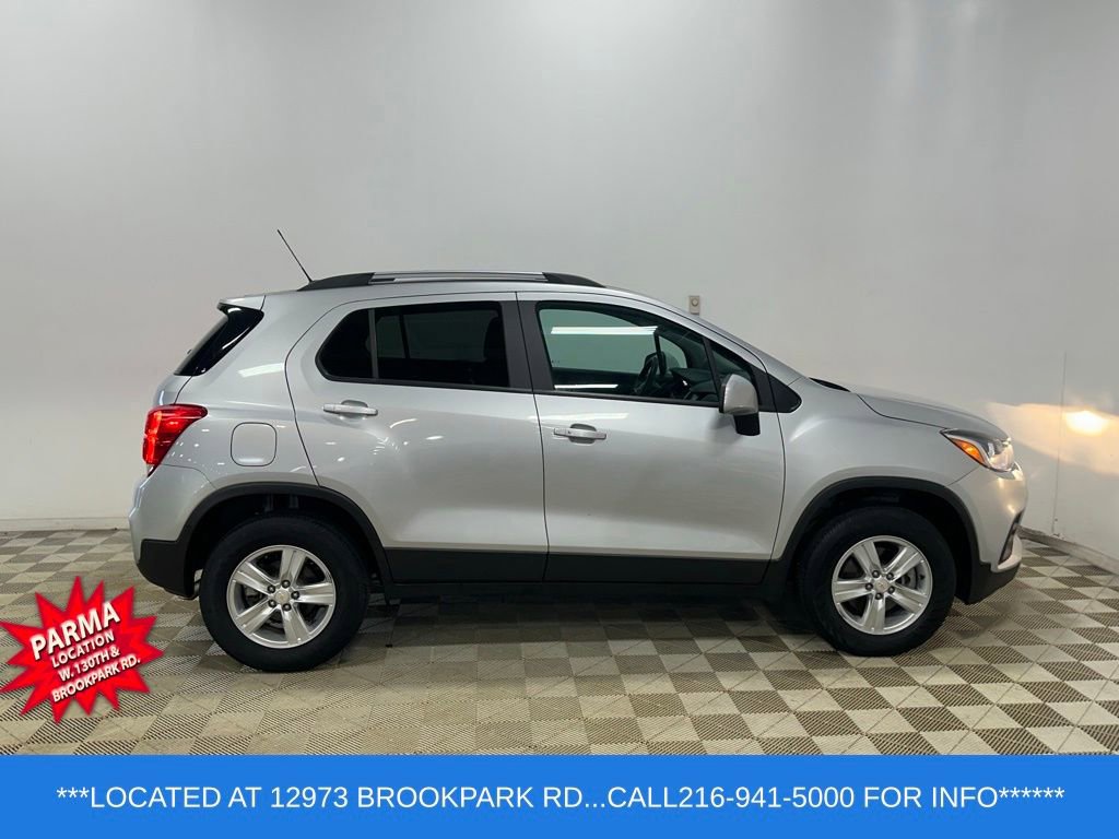 Certified 2022 Chevrolet Trax LT w/ LT Convenience Package AWD/4WD image 4