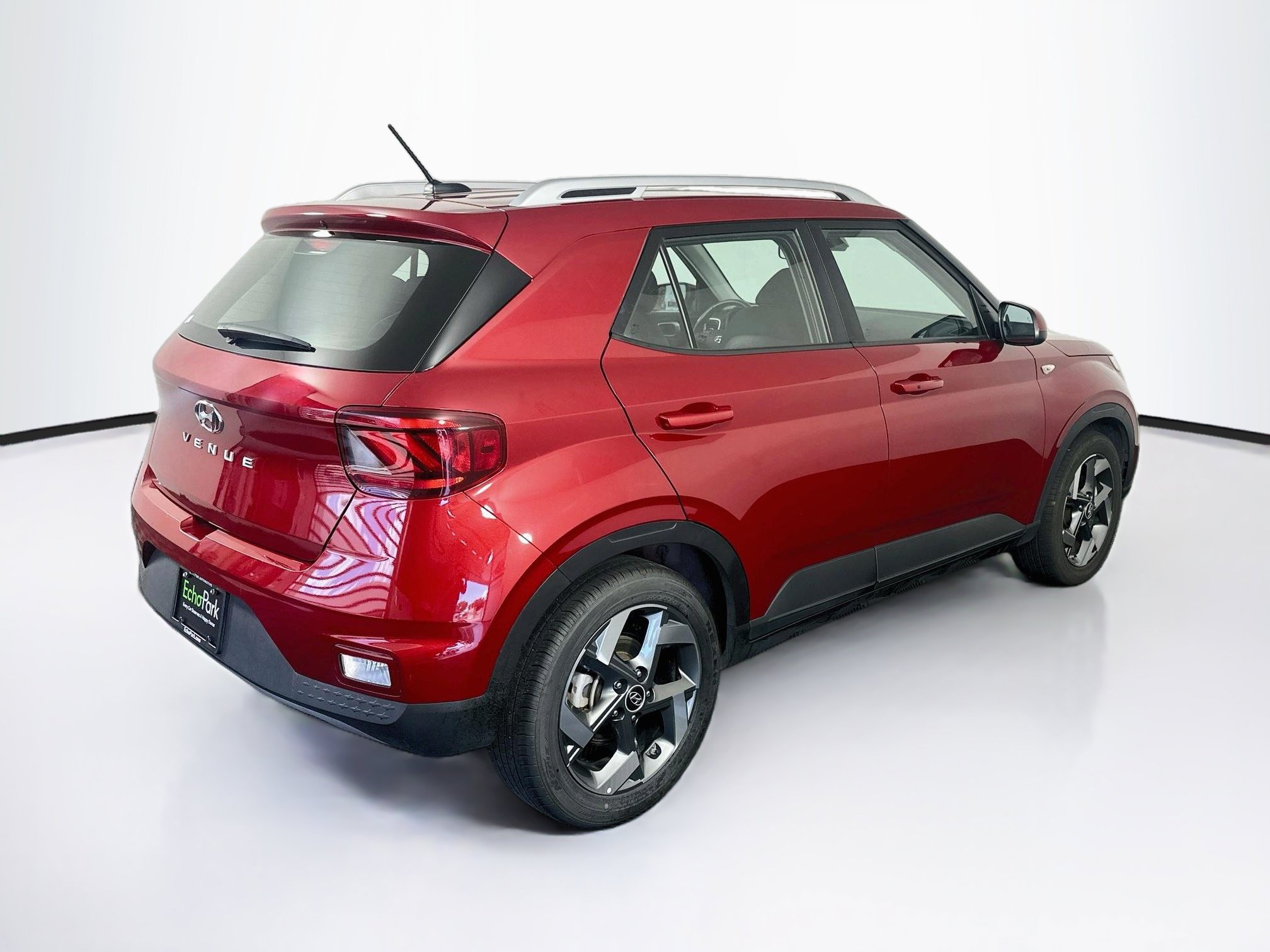 Used 2025 Hyundai Venue SEL FWD image 9