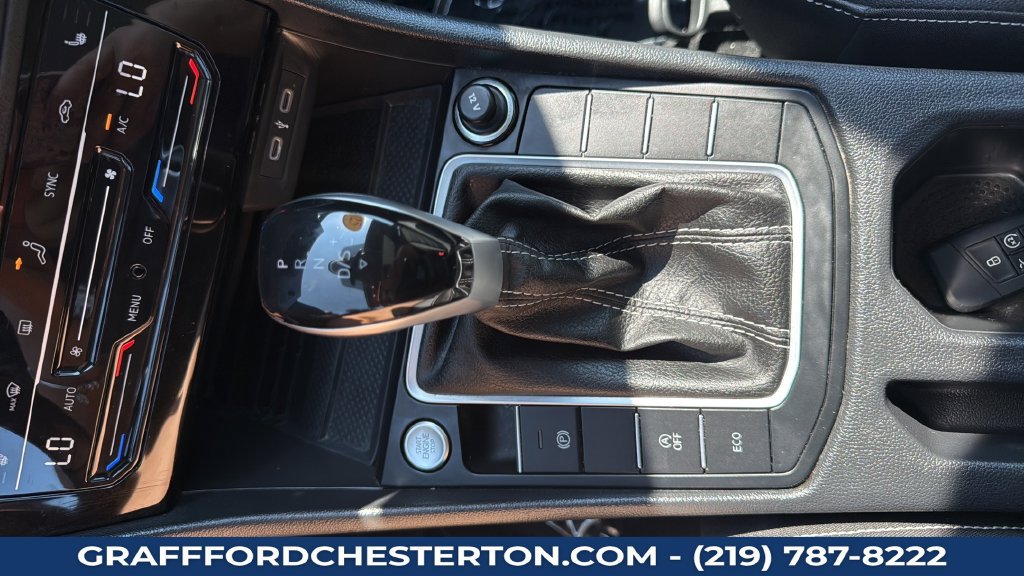 Used 2025 Volkswagen Jetta SE FWD image 17